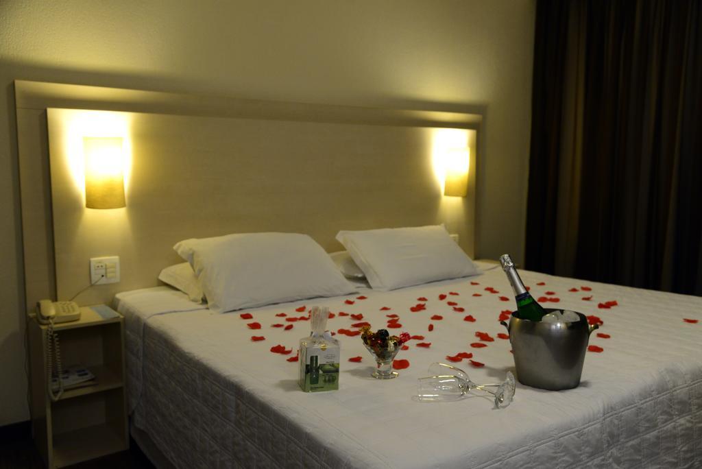 Golden Blue Hotel لوندرينا المظهر الخارجي الصورة