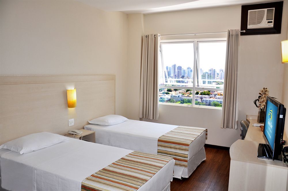 Golden Blue Hotel لوندرينا المظهر الخارجي الصورة